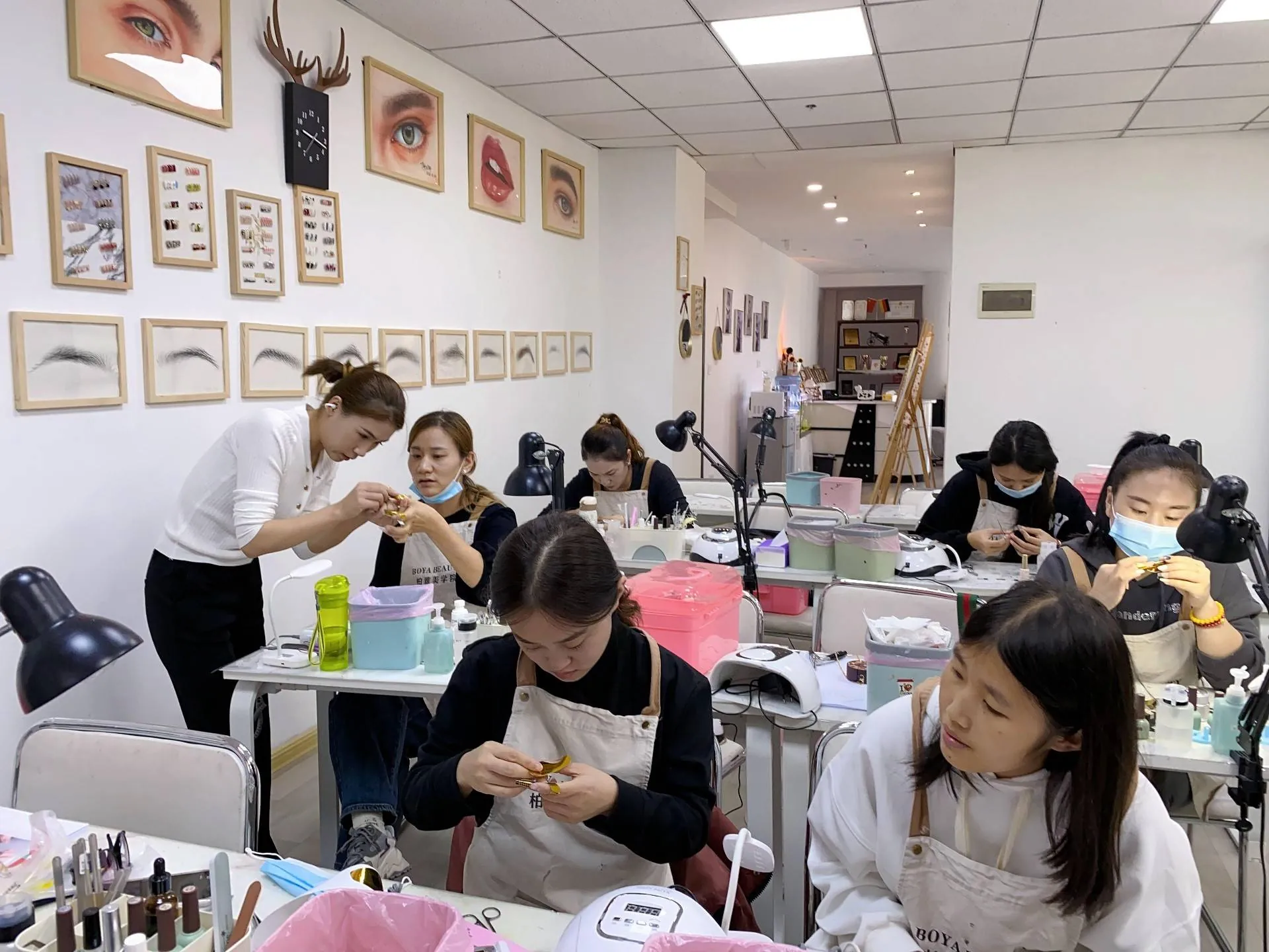 山西XXX公司美甲美睫招学员相关业务场景